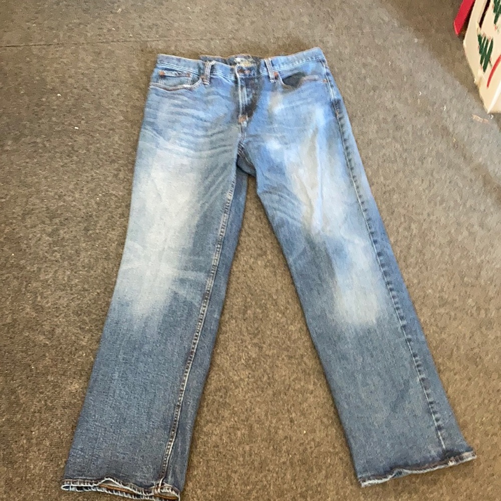 Old Navy loose built in flex size 36x34